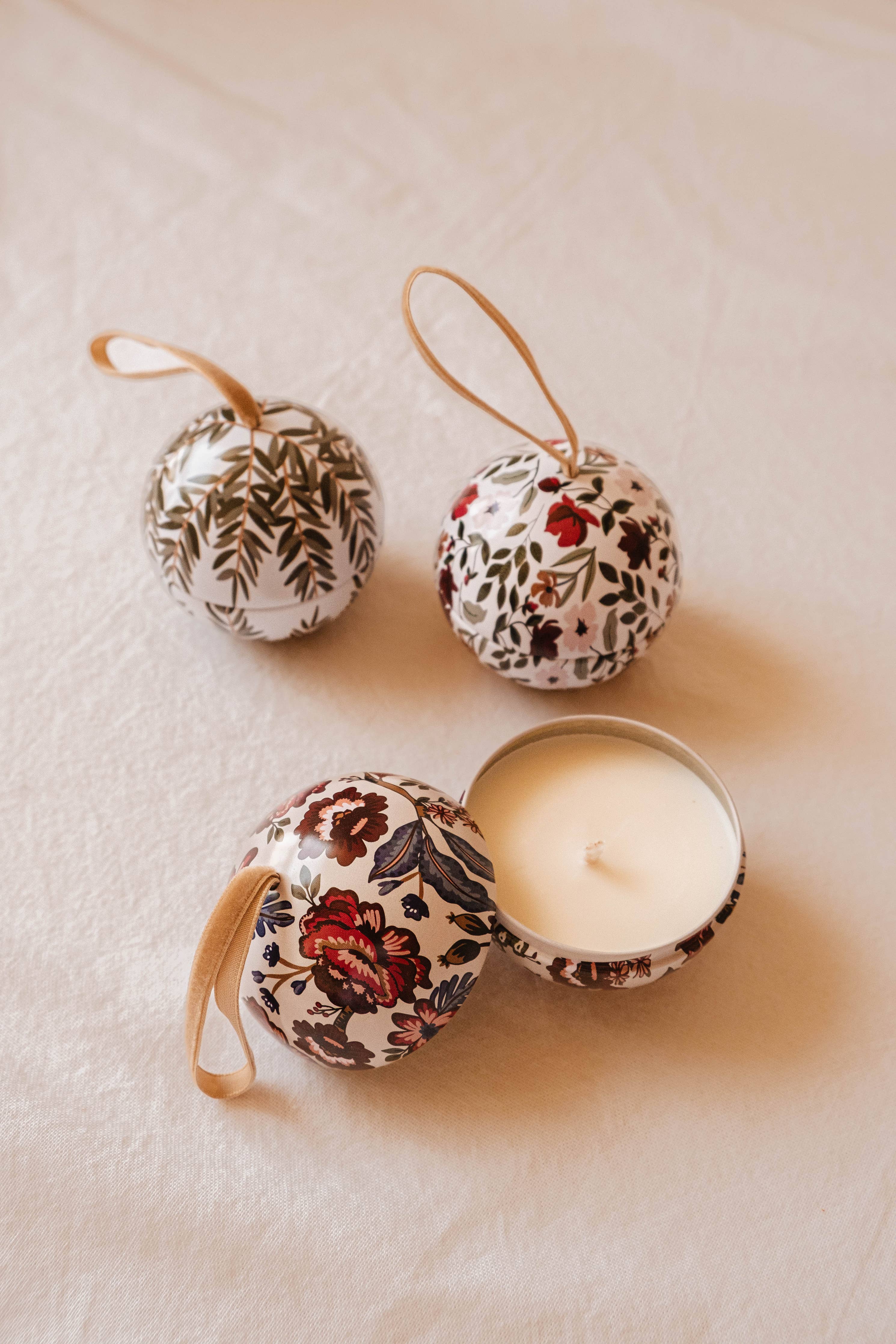 Spiced Cranberries - Christmas Ornament Candle